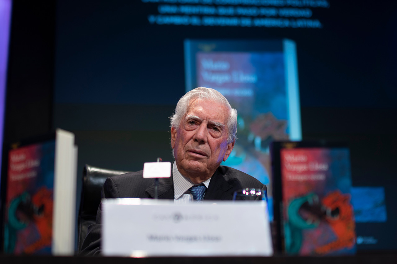 El fuego de la imaginación: encuentro sobre Vargas Llosa