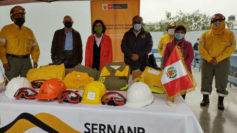 Ayuda española contra incendios forestales en Perú